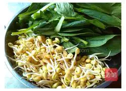 Illustration of how to make Shaanxi fried noodles 2