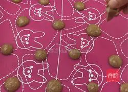 Illustration of how to make orange spotted cake roll 11