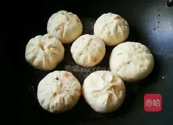 Illustration of how to make fried buns 12