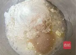 Illustration of how to make a salty or salty double pizza 3