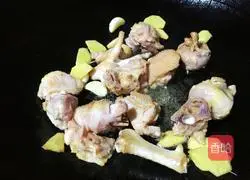 Braised chestnut chicken Illustration of how to do it 8