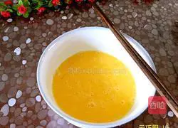 Illustration of how to make braised noodles with chives, tomatoes and eggs 5