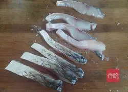 Illustration of how to make spicy fish sticks 1