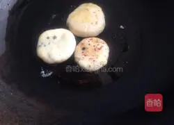 Brown sugar cake (brown sugar flower roll cake) recipe illustration 11