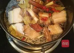 Illustration of how to make pork buns with cured sauce 6