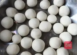 Illustration of how to make a donkey roll 7