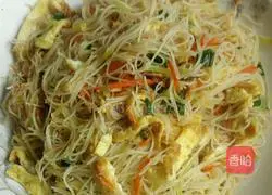 Function Illustration of how to make fried rice noodles 9