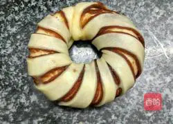 Illustration of how to make bean paste bagels 4