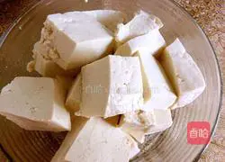 Illustration of how to make pork ribs stewed in Korean kimchi pot 3