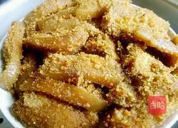 Illustration of how to make steamed pork with millet flour 13