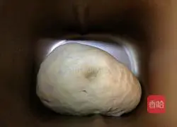 Illustration of how to make pastoral pizza 3