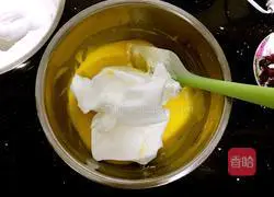 Cranberry Chiffon Cake Recipe Illustration 13