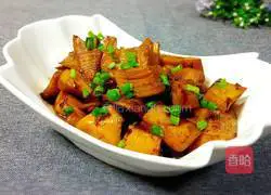 Illustration of braised spring bamboo shoots in oil 13