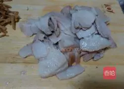 Illustration of how to make braised noodles in old Beijing 4