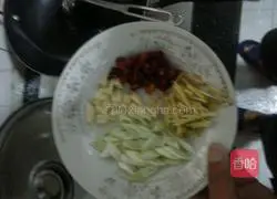 Shaanxi's spicy noodles, illustration of how to make them 2