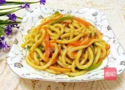 Illustration of how to make curry fried udon noodles 9