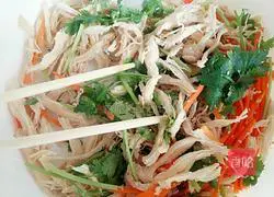 Illustration of how to mix shredded chicken 14