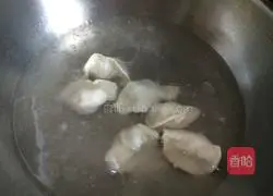 Illustration of how to make dumpling pizza 4