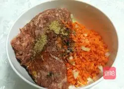 Illustration of how to make steamed mutton dumplings 4