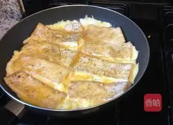 Illustration of how to cook tofu with golden needle kimchi 5