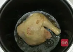 Illustration of rice cooker braised chicken with rock sugar 6