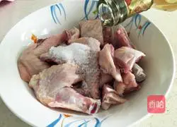 Illustration of how to make braised chicken with butter 2