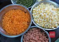 Illustration of how to make small pizza 4