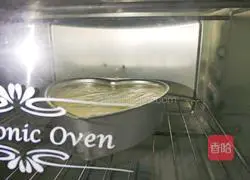 Illustration of how to make eight-inch heart-shaped chiffon cake 15