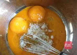 Illustration of how to make matcha honey bean cake roll 2