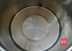 Illustration of how to make six-inch chiffon cake 6