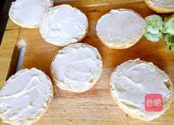 Mini Orleans Chicken Leg Burger (Original) Recipe Illustration 4