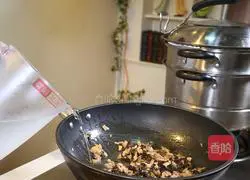 Illustration of how to make braised tofu with yellow flower fungus and diced meat 9