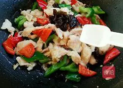 Illustration of how to make hibiscus chicken slices 11