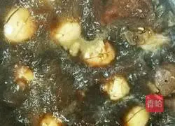 Illustration of how to make whole chicken braised pork rice 9