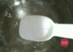 Illustration of how to make nut spinach with sesame sauce 3