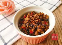 Illustration of how to make meat wrapped with lettuce 1