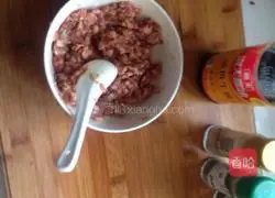 Illustration of how to make tomato sauce, kimchi and tofu stuffing 2