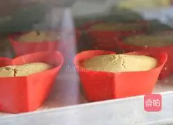 Illustration of how to make coffee muffin 9