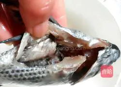 Illustration of how to make spicy fish 2