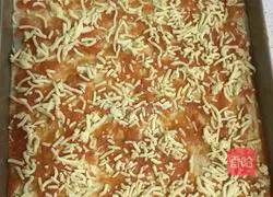 Illustration of how to make Hawaiian thin crust pizza 6