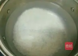 Illustration of how to make white rice and vegetable porridge 6