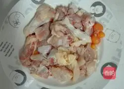 Illustration of braised chicken nuggets with double peppers and mushrooms 1