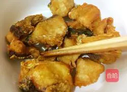 Illustration of how to make spicy fish cubes 15