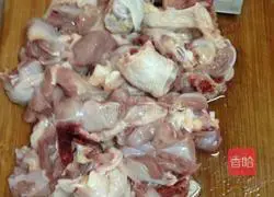 Illustration of Braised Chicken Nuggets with Mushrooms and Potatoes 2