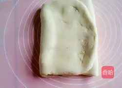 Illustration of how to make braided bean paste toast 7