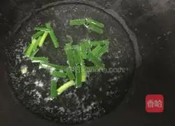 Illustration of how to make thousands of meat rolls 12