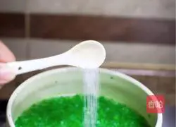 Green Vegetable and Tofu Soup - Illustration of How to Make Ideal Complementary Food for Babies 6