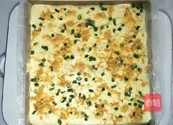 Illustration of how to make sea salt, chive and meat floss cake rolls 12