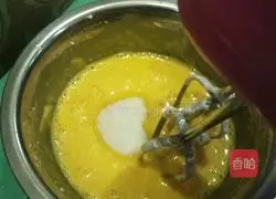 Illustration of how to make chiffon cake 4