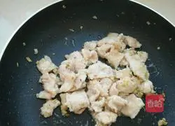 Illustration of how to make instant Mushu Pork 5